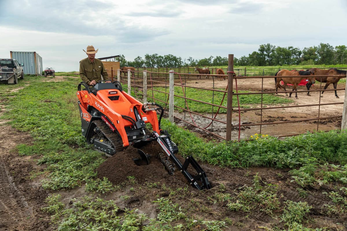 CTR10 SERIES COMPACT TRENCHERS